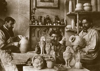 Brødrene Martin i studiet på Southall Pottery swed